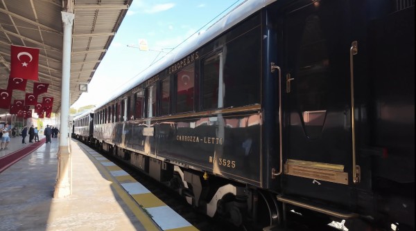 AVRUPA’NIN NOSTALJİK TRENİ ROTASINI YENİDEN TÜRKİYE’YE ÇEVİRDİ