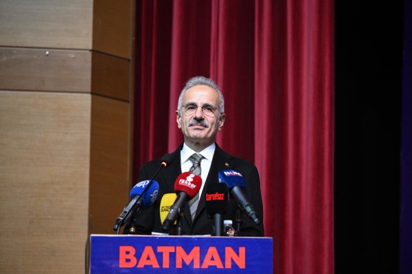 BAKAN URALOĞLU’NDAN BATMAN’DA TERÖRSÜZ TÜRKİYE AÇIKLAMASI