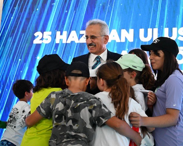 BAKAN URALOĞLU’NDAN DENİZCİLERE MÜJDE