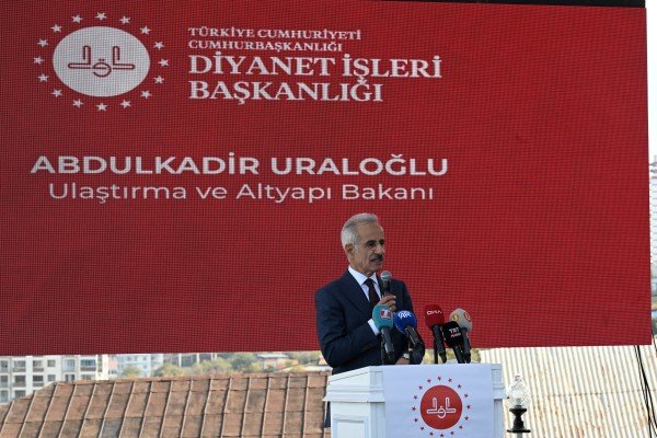 BAKAN URALOĞLU, TRABZON’DA ABDÜLHAMİD HAN KÜLLİYESİ’NİN AÇILIŞ TÖRENİNDE KONUŞTU