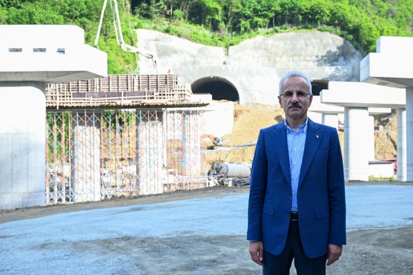 BAKAN URALOĞLU, TRABZON GÜNEY ÇEVRE YOLU’NU İNCELEDİ