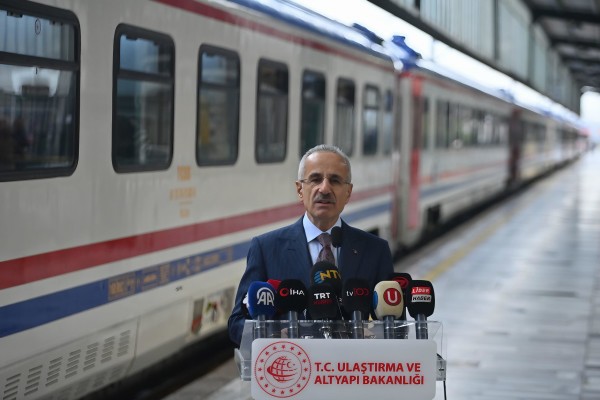 DEMİRYOLLARINDA GÜNEŞ ENERJİSİ DÖNEMİ BAŞLADI