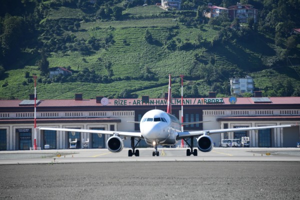 HAVAYOLU İLE 6 AYDA 108,8 MİLYON YOLCU SEYAHAT ETTİ