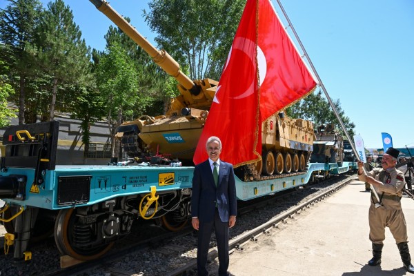 SAVAŞ TANKLARIMIZI TAŞIYACAK VAGONLAR HAZIR.