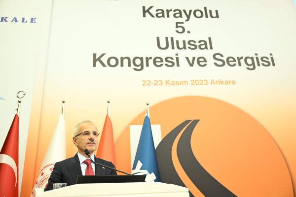 ULAŞTIRMA VE ALTYAPI BAKANI ABDULKADİR URALOĞLU 5. ULUSAL KARAYOLU KONGRESİ VE SERGİSİ AÇILIŞ TÖRENİ’NE KATILDI