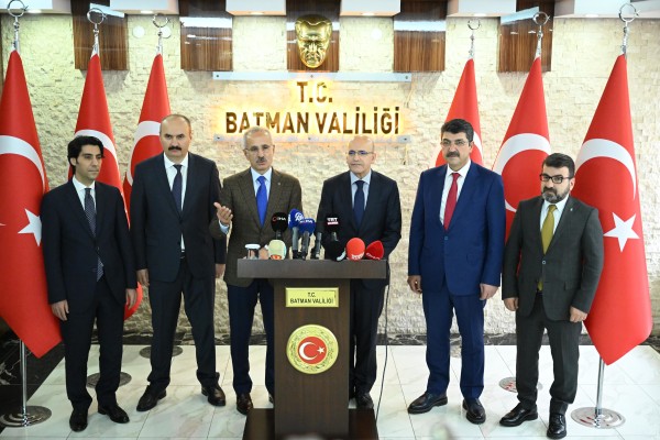 ULAŞTIRMA VE ALTYAPI BAKANI ABDULKADİR URALOĞLU BATMAN’DA…