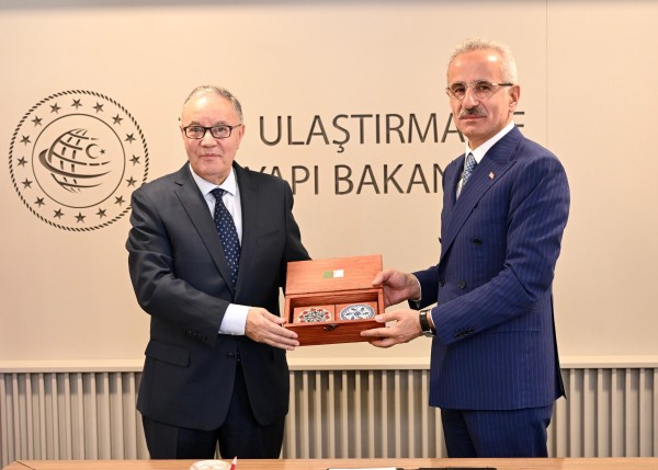 ULAŞTIRMA VE ALTYAPI BAKANI ABDULKADİR URALOĞLU CEZAYİR BÜYÜKELÇİSİ AMAR BELAN’I KABUL ETTİ