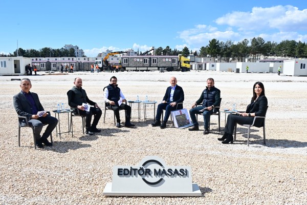 ULAŞTIRMA VE ALTYAPI BAKANI KARAİSMAİLOĞLU, AA EDİTÖR MASASI’NA KATILDI
