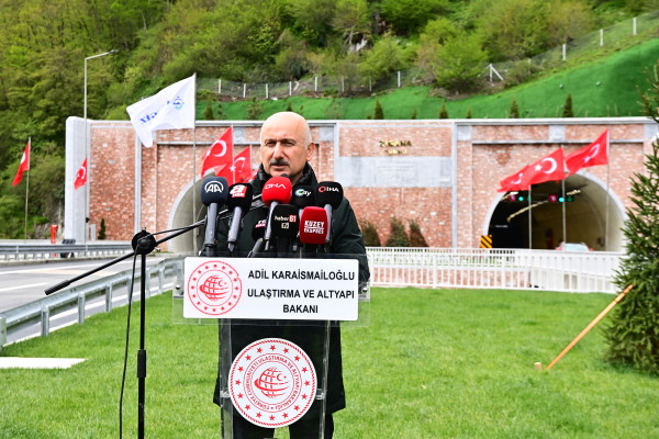ULAŞTIRMA VE ALTYAPI BAKANI KARAİSMAİLOĞLU: TÜRKİYE’NİN YÜZ AKI PROJESİ ZİGANA TÜNELİ İLE SEYAHAT SÜRESİ KISALIYOR